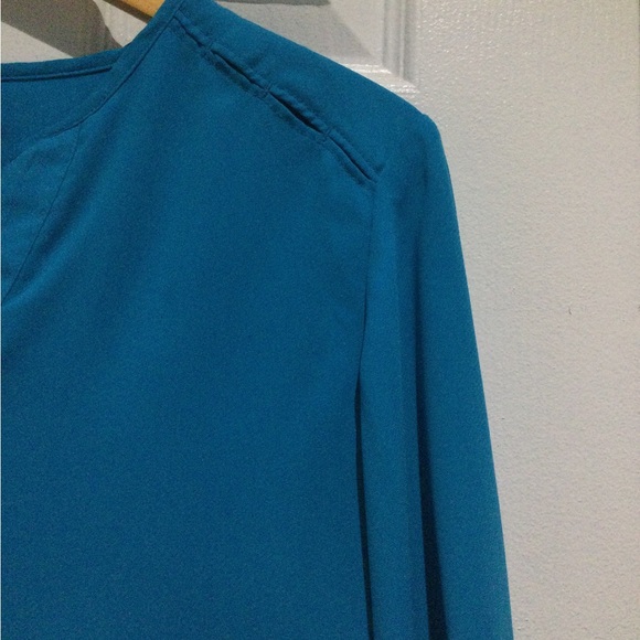 Dynamite Teal Blouse with Rolled Sleeves - Picture 5 of 6